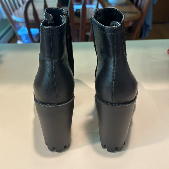 Brand new platform booties - Picture 4 of 7
